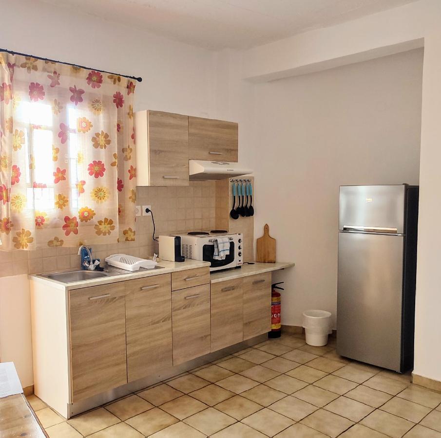 Maroudas Stavros Apartments วาธี ภายนอก รูปภาพ
